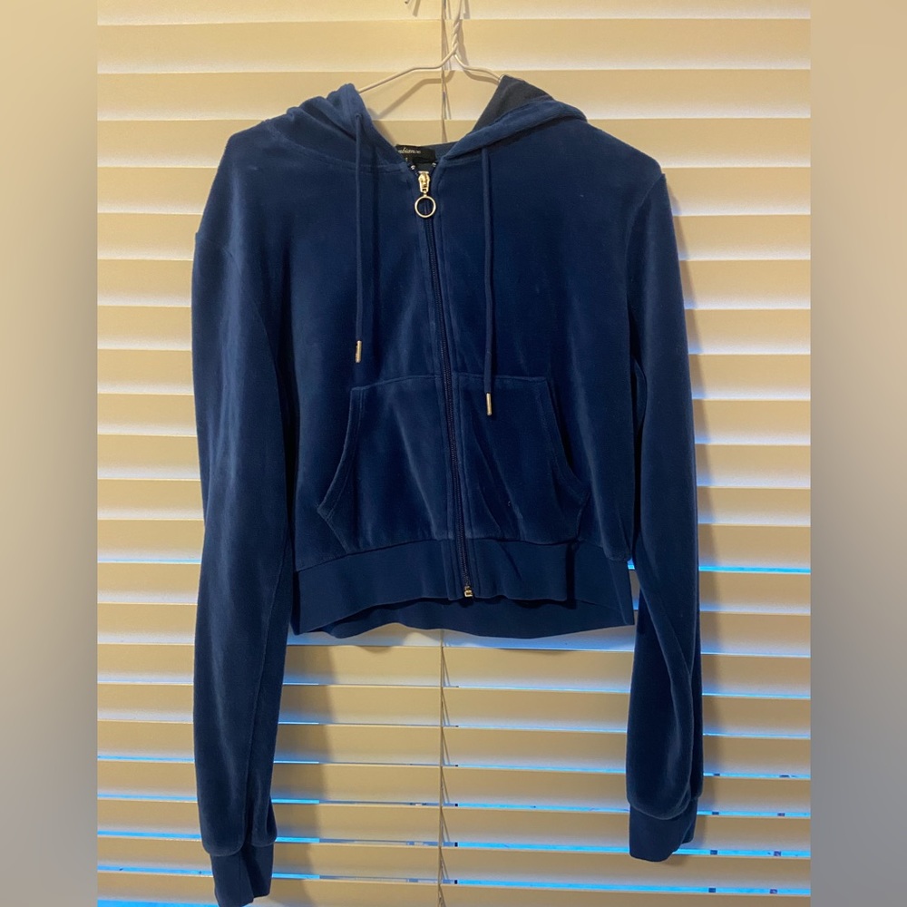 Cropped velvet sweater